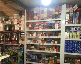 二十年信譽積累 西山35平米日用百貨超市帶煙酒證轉(zhuǎn)讓